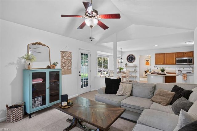 302 Carriage CT, Suffolk, VA 23434