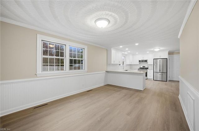 400 Beauregard DR, Chesapeake, VA 23322