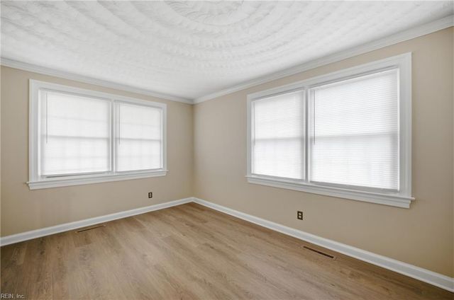 400 Beauregard DR, Chesapeake, VA 23322