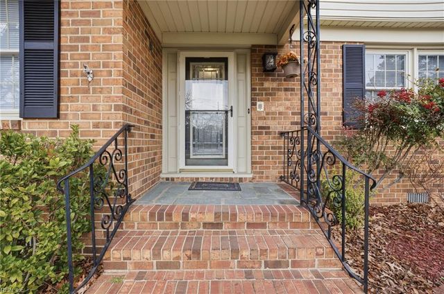 400 Beauregard DR, Chesapeake, VA 23322