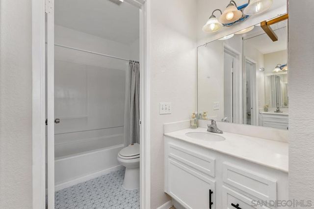 8444 New Salem St 14, San Diego, CA 92126