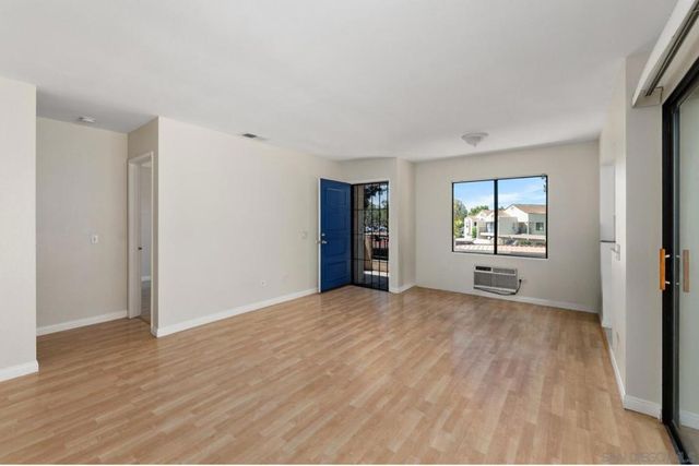 8444 New Salem St 14, San Diego, CA 92126