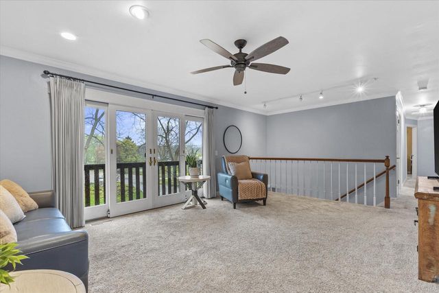 S74W24610 Windsor COURT, Waukesha, WI 53189