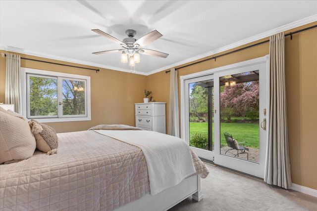 S74W24610 Windsor COURT, Waukesha, WI 53189