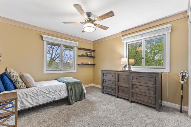S74W24610 Windsor COURT, Waukesha, WI 53189