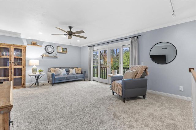 S74W24610 Windsor COURT, Waukesha, WI 53189