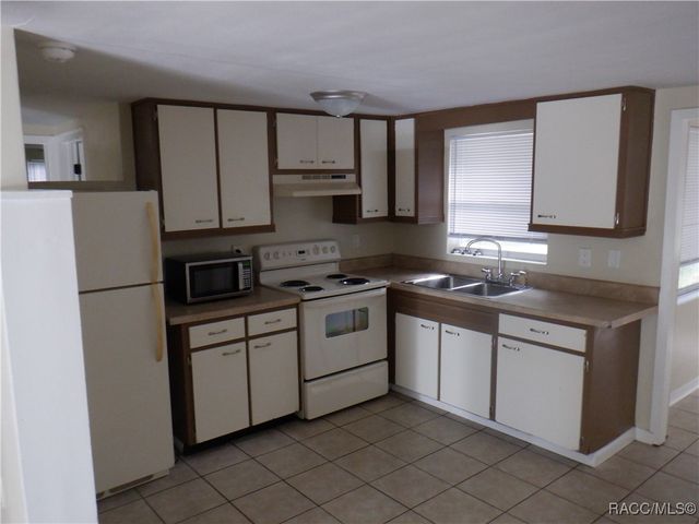 2 Esskay Street, Beverly Hills, FL 34465