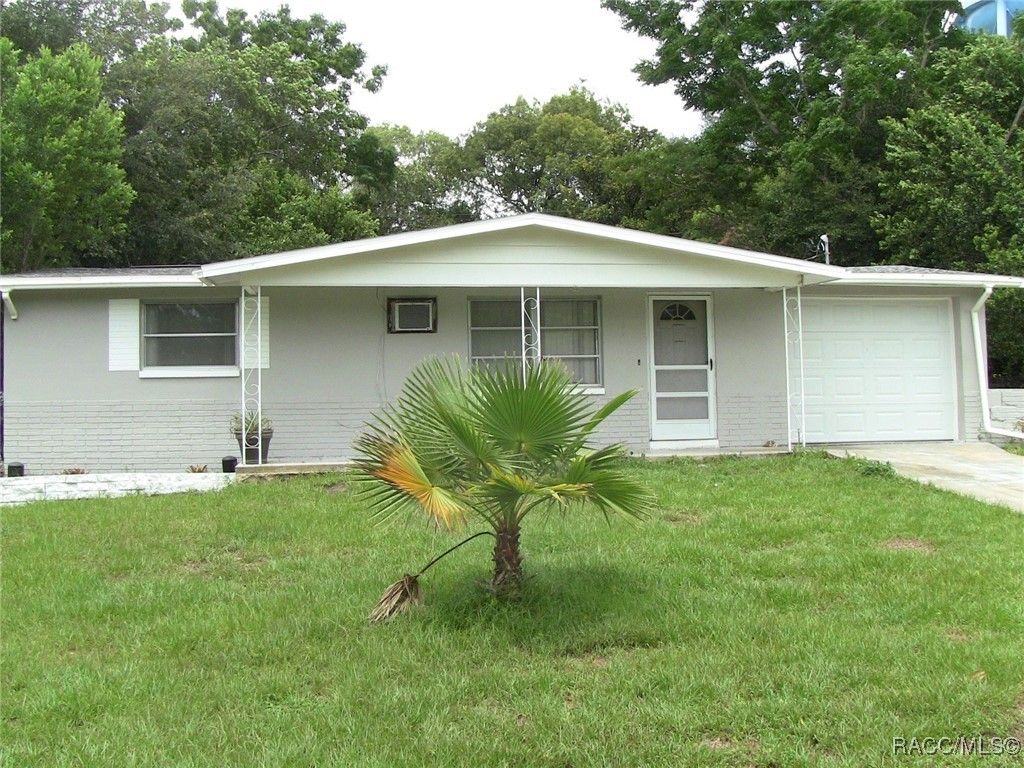 2 Esskay Street, Beverly Hills, FL 34465