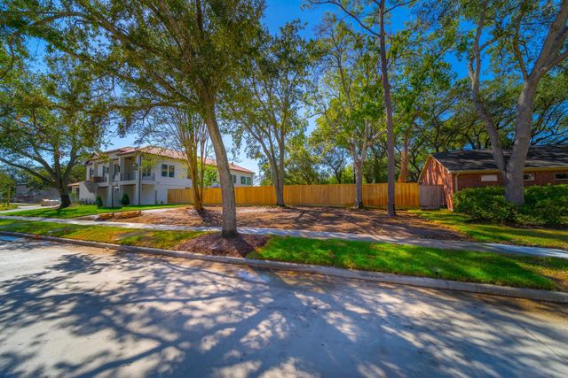 8926 Sager Drive, Houston, TX 77096