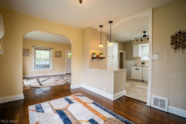 3390 Charles Street, Cuyahoga Falls, OH 44221