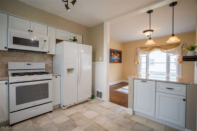 3390 Charles Street, Cuyahoga Falls, OH 44221