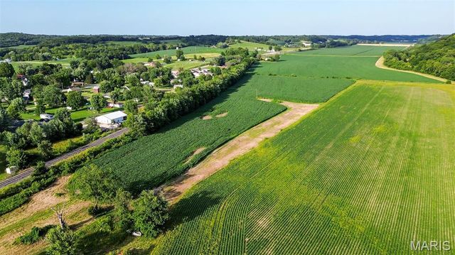 00 South Street, Nebo, IL 62355