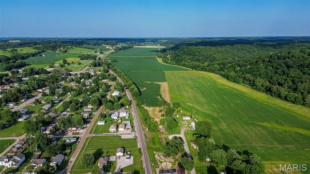 00 South Street, Nebo, IL 62355