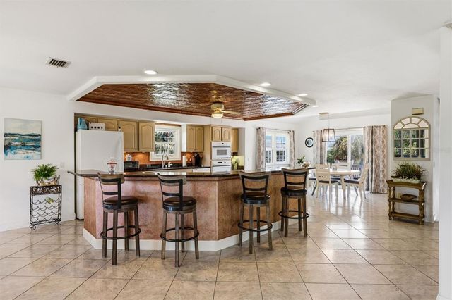 505 59TH STREET, Bradenton Beach, FL 34217