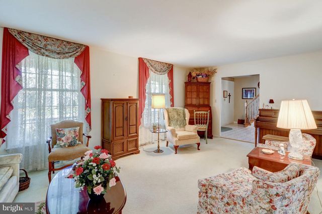 1920 ANDOVER DR, Dover, PA 17315