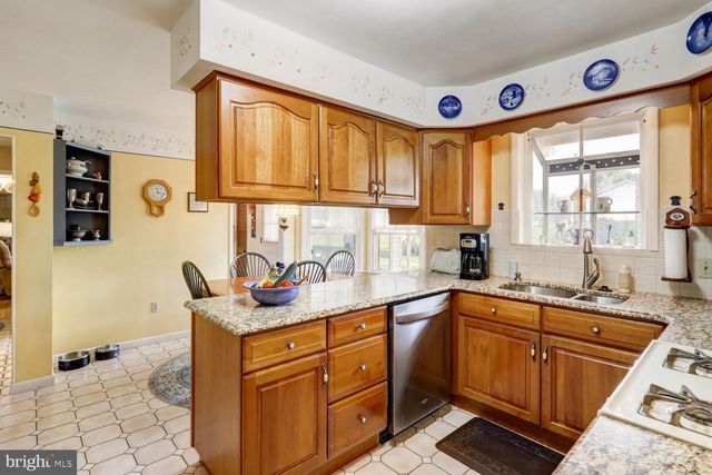 1920 ANDOVER DR, Dover, PA 17315