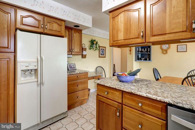 1920 ANDOVER DR, Dover, PA 17315