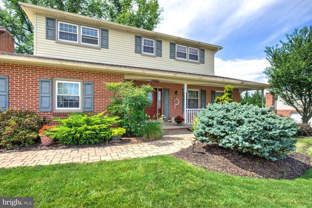 1920 ANDOVER DR, Dover, PA 17315