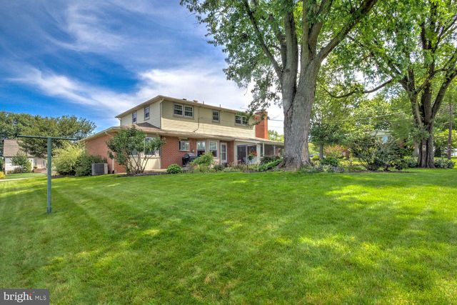 1920 ANDOVER DR, Dover, PA 17315