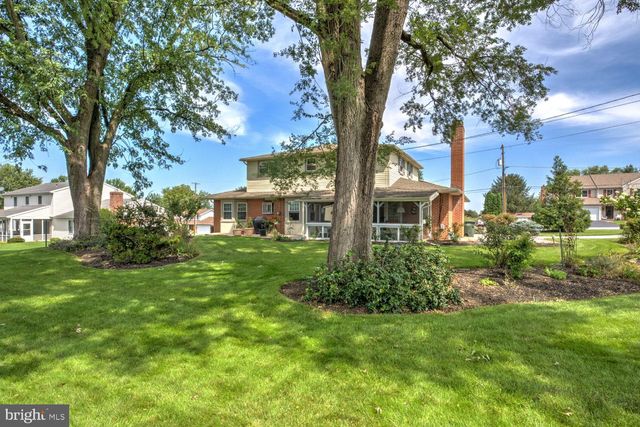 1920 ANDOVER DR, Dover, PA 17315