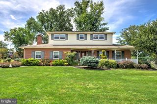 1920 ANDOVER DR, Dover, PA 17315