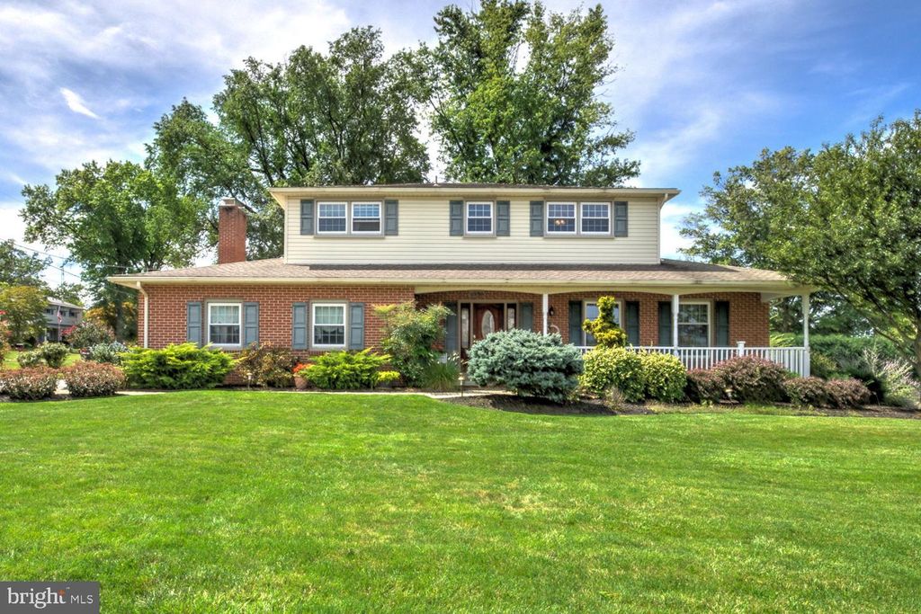 1920 ANDOVER DR, Dover, PA 17315