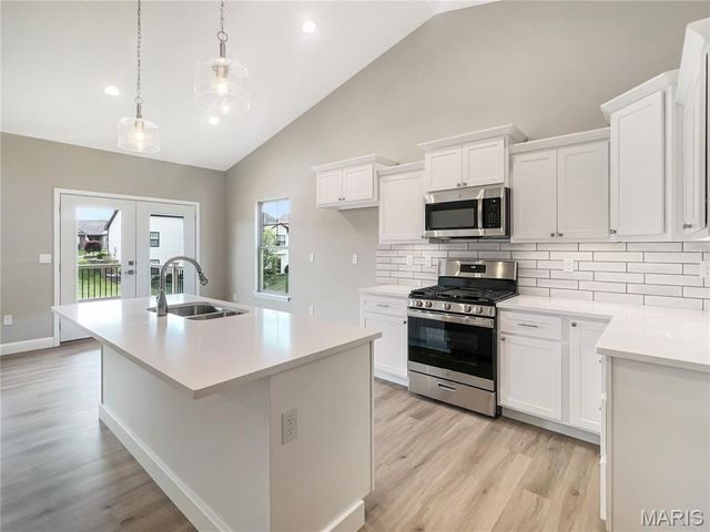 1831 Wellington Lane, Maryville, IL 62062