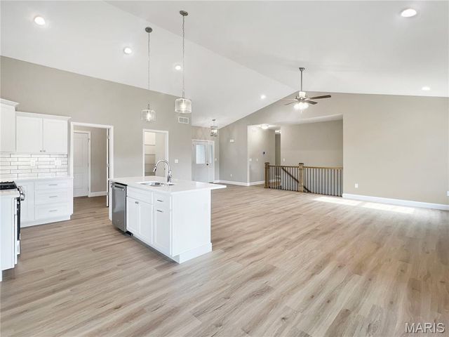 1831 Wellington Lane, Maryville, IL 62062
