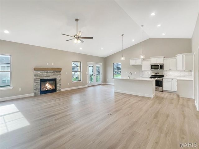 1831 Wellington Lane, Maryville, IL 62062