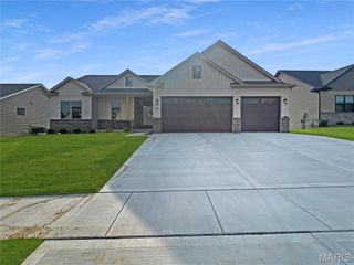 1831 Wellington Lane, Maryville, IL 62062