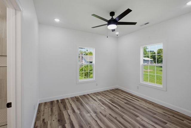 209 Armstrong St, Waverly, TN 37185