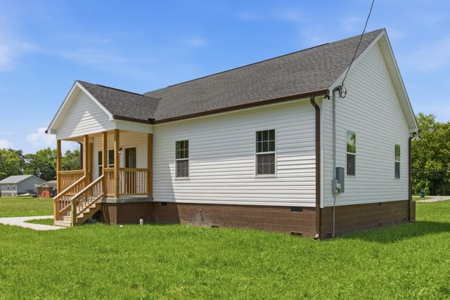 209 Armstrong St, Waverly, TN 37185
