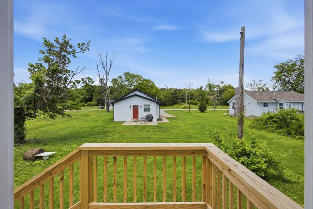 209 Armstrong St, Waverly, TN 37185