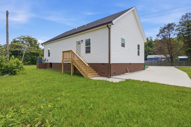 209 Armstrong St, Waverly, TN 37185