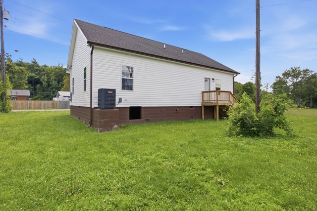 209 Armstrong St, Waverly, TN 37185