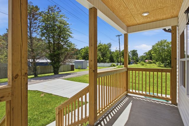 209 Armstrong St, Waverly, TN 37185
