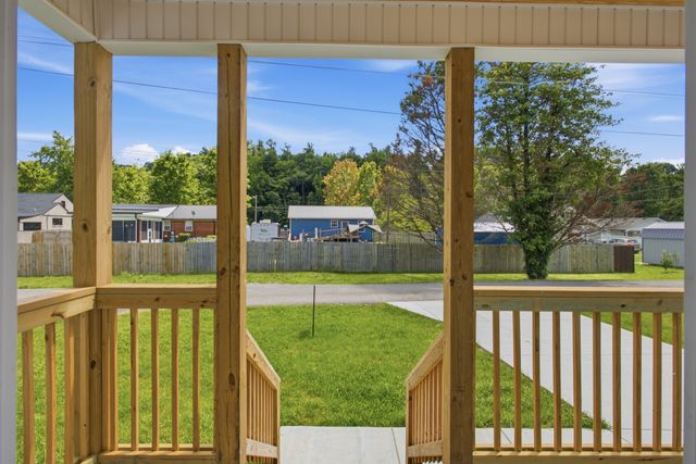 209 Armstrong St, Waverly, TN 37185