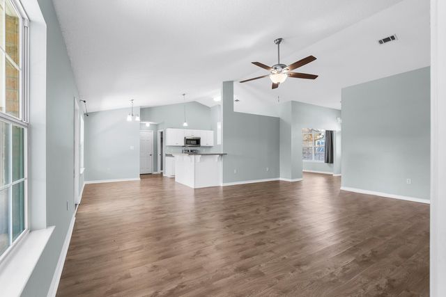 9876 Parker Lake Circle, Navarre, FL 32566