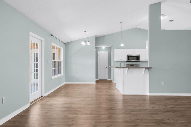 9876 Parker Lake Circle, Navarre, FL 32566