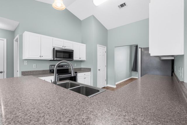 9876 Parker Lake Circle, Navarre, FL 32566