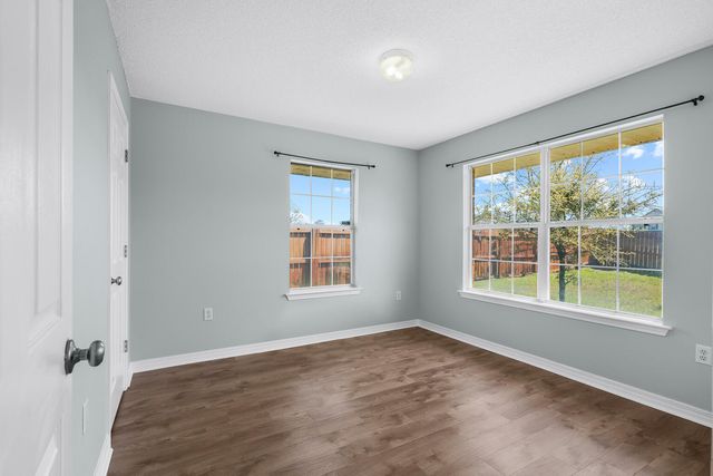 9876 Parker Lake Circle, Navarre, FL 32566