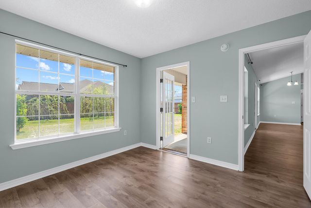 9876 Parker Lake Circle, Navarre, FL 32566