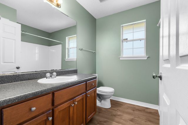 9876 Parker Lake Circle, Navarre, FL 32566