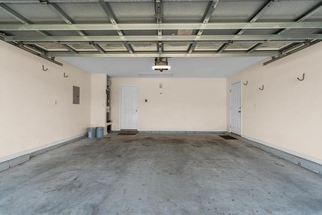 9876 Parker Lake Circle, Navarre, FL 32566