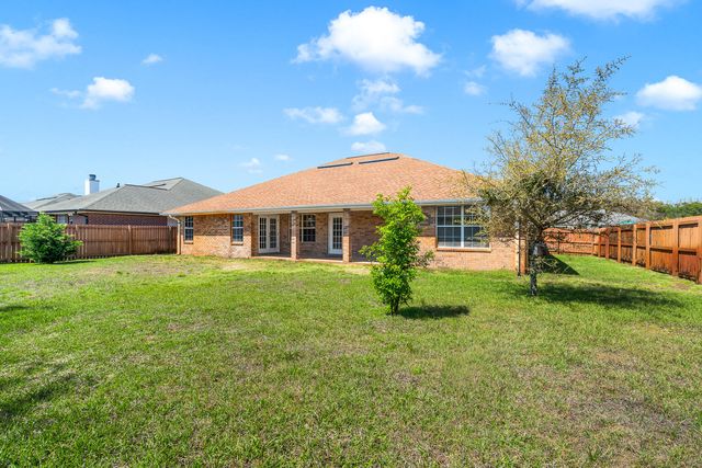 9876 Parker Lake Circle, Navarre, FL 32566