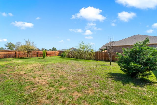 9876 Parker Lake Circle, Navarre, FL 32566