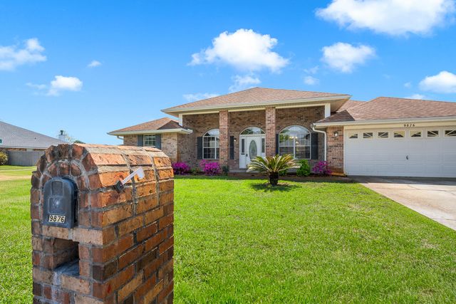 9876 Parker Lake Circle, Navarre, FL 32566