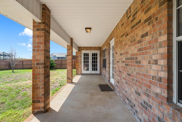 9876 Parker Lake Circle, Navarre, FL 32566