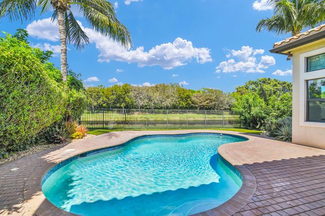 9577 Eden Roc Court, Delray Beach, FL 33446
