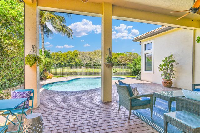 9577 Eden Roc Court, Delray Beach, FL 33446